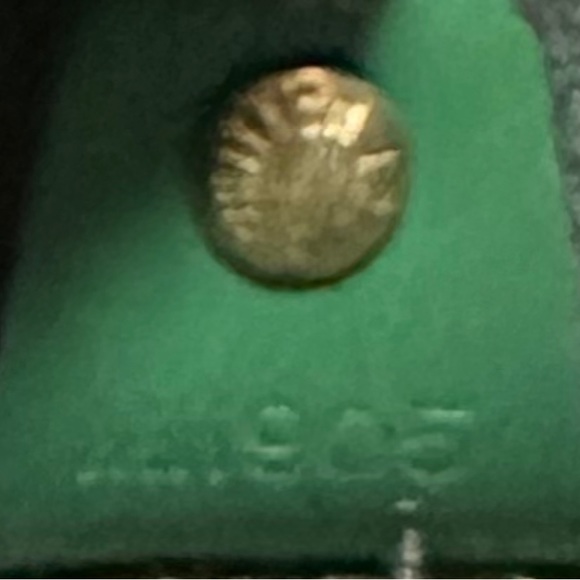 - Louis Vuitton Papillon Epi Green Leather Shoulder Bag with Matching Poch… - Picture 12 of 13